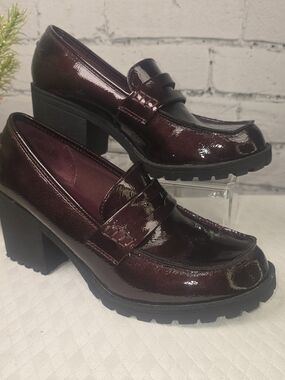 TRUE CRAFT LUG SOLE HEELED LOAFERS RETRO DEEP BURGUNDY WINE FAUX PATENT 9